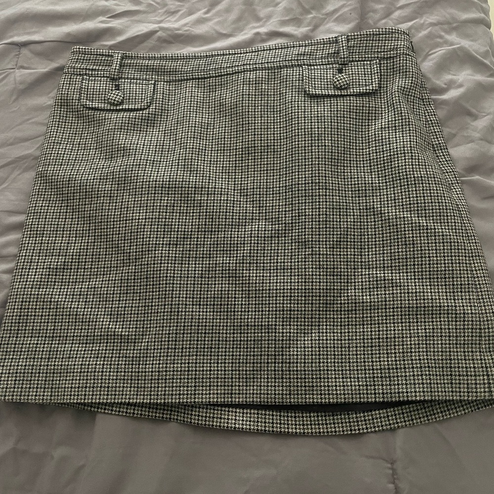 Banana Republic Houndstooth mini skirt